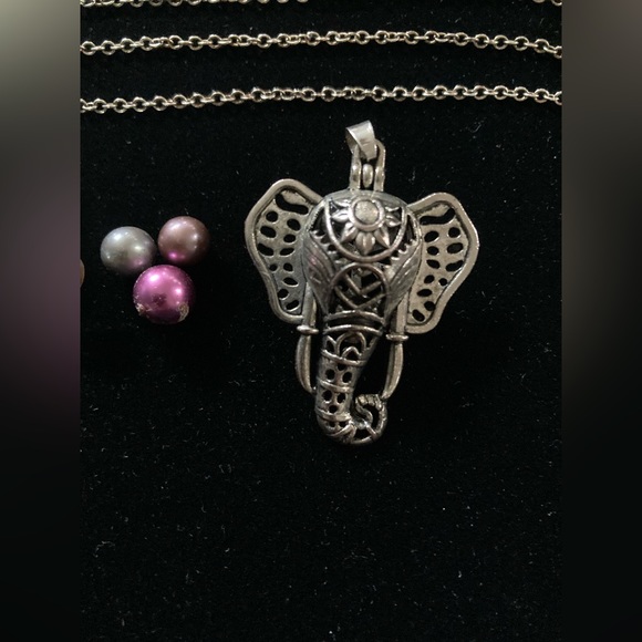 4 pc set plus 6 pearls Ankh Chakra, Lucky Elephant with 2x20” 925 Silver Chains - Picture 10 of 16